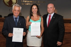 Scnheider - coord. CDER, Vanessa Vanhoni-coord. adjunta e Carlos Alberto Kita - Pres. CREA-SC